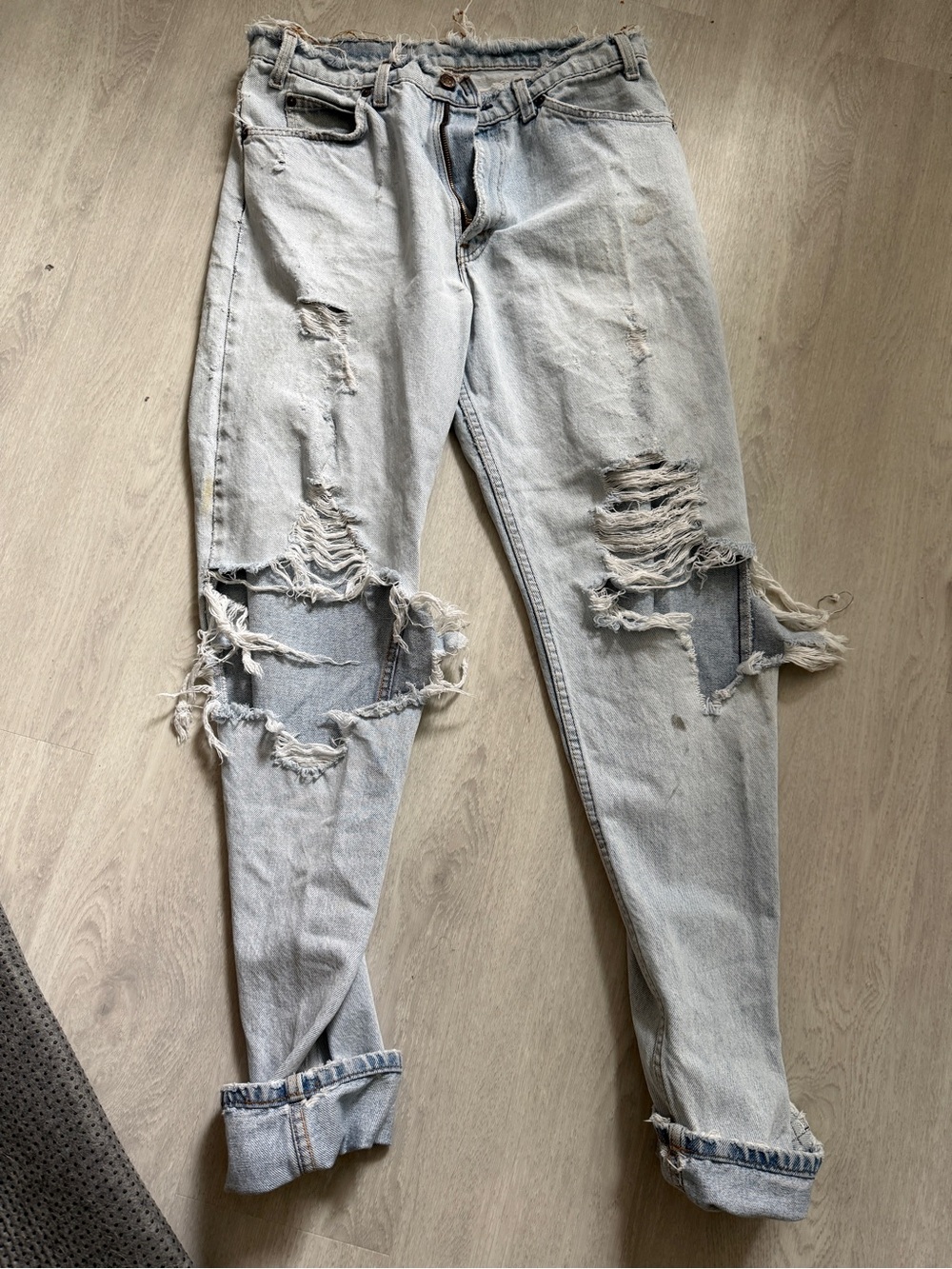 Levi Light Blue Distressed Men's Jeans - Casual Ripped Slim Fit
